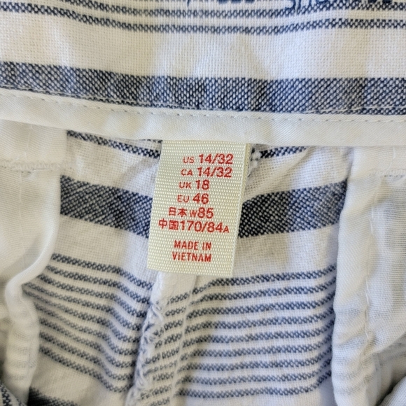 GAP Khakis By GAP Girlfriend 3" Short Short 100% Cotton Chambray White Stripe 14 - Picture 7 of 11